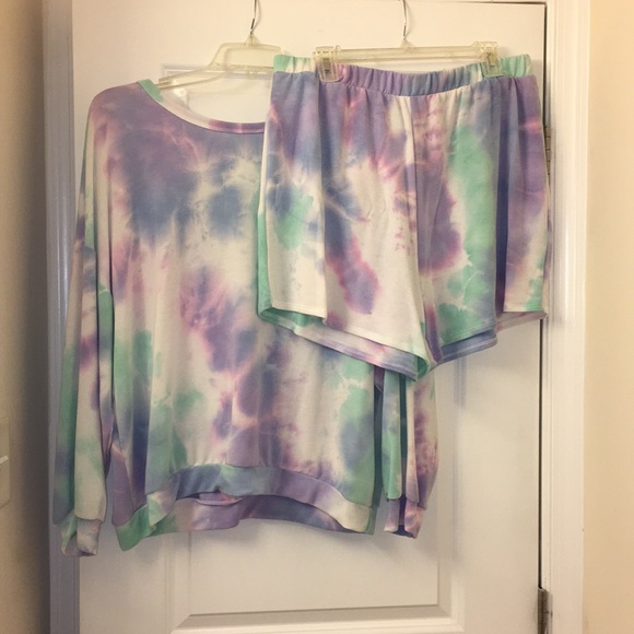 NWT PLUS FN “Bright Out There” tie dye short set - Picture 5 of 7